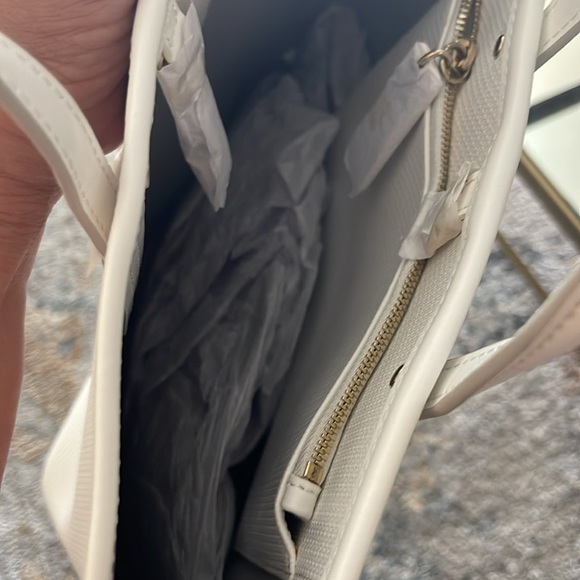 Tote* - Picture 3 of 5